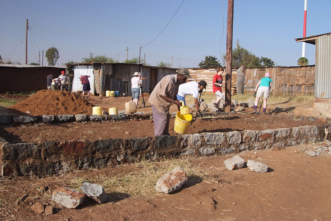 Kenya 2011 : Building foundations