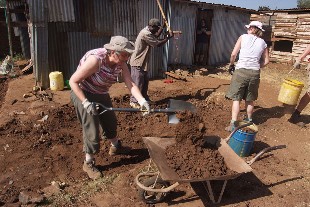 Kenya 2011 : Digging Foundations