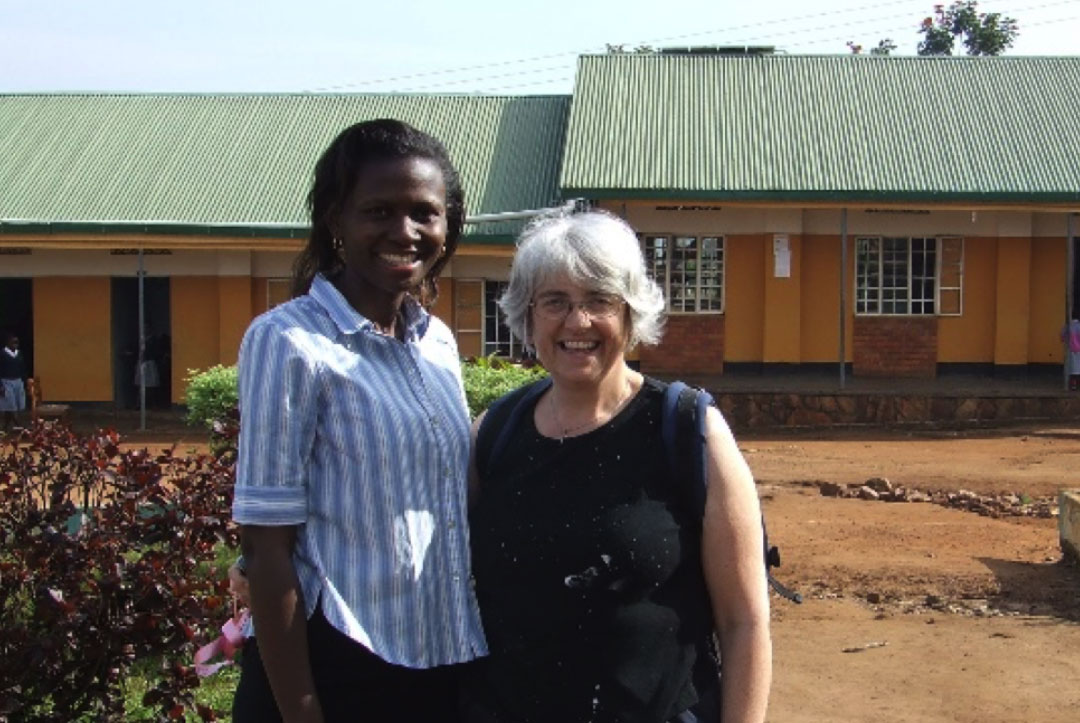Uganda 2008 : Rachel with one of the school project managers