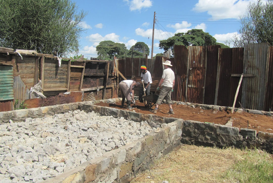 Kenya 2013 : Starting to look like a building now